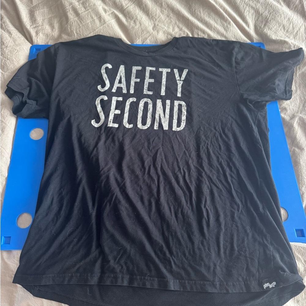 Go Fast Don't Die Black Graphic T-Shirt with 'Safety Second' Print